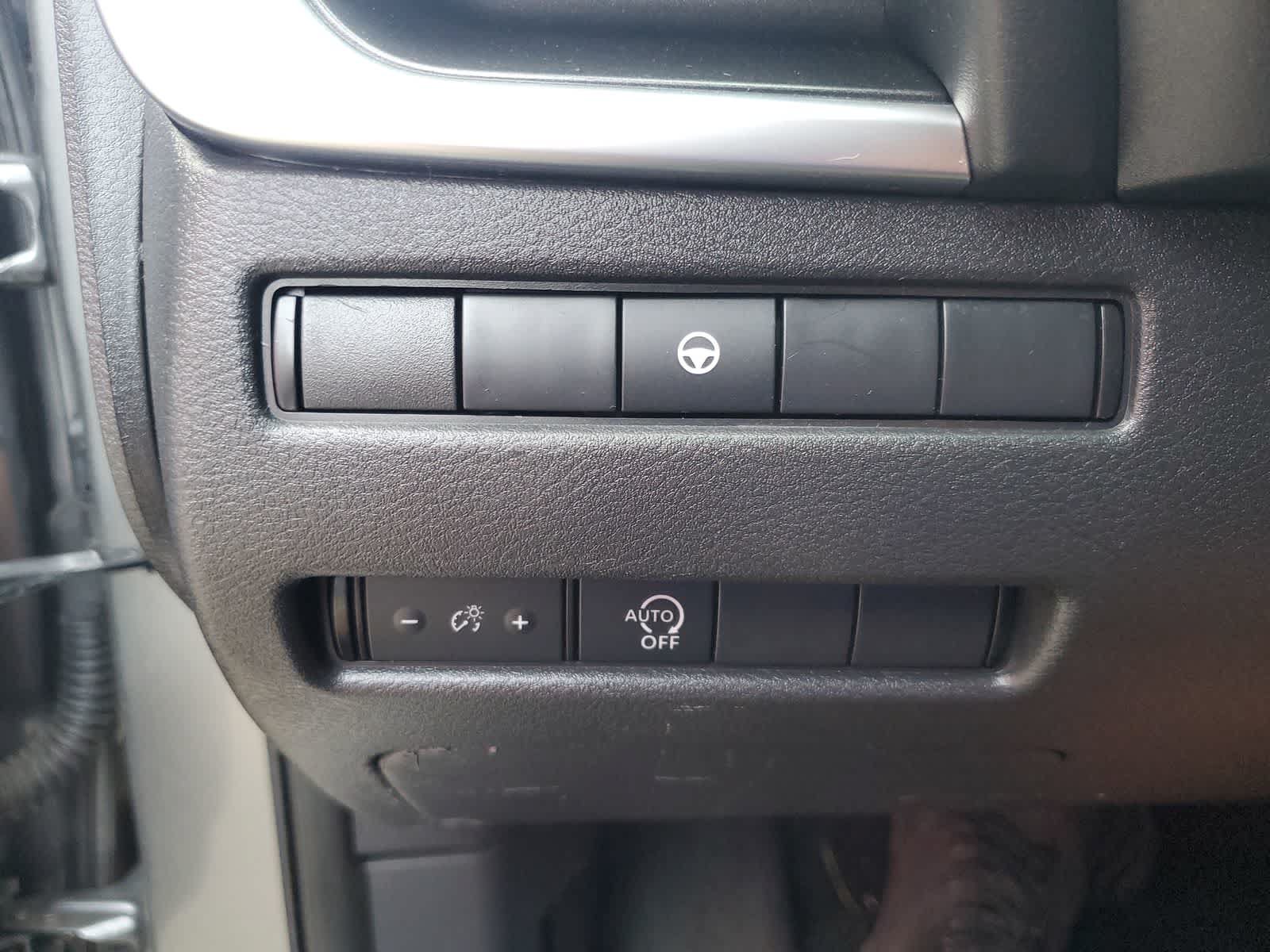 Used 2023 Nissan Rogue SV AWD/4WD image 19