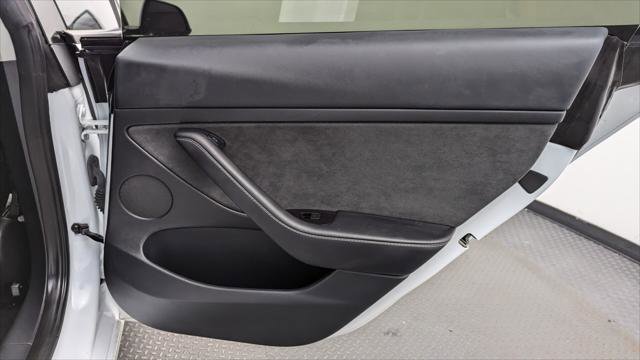 Used 2023 Tesla Model 3 Standard Range RWD image 18