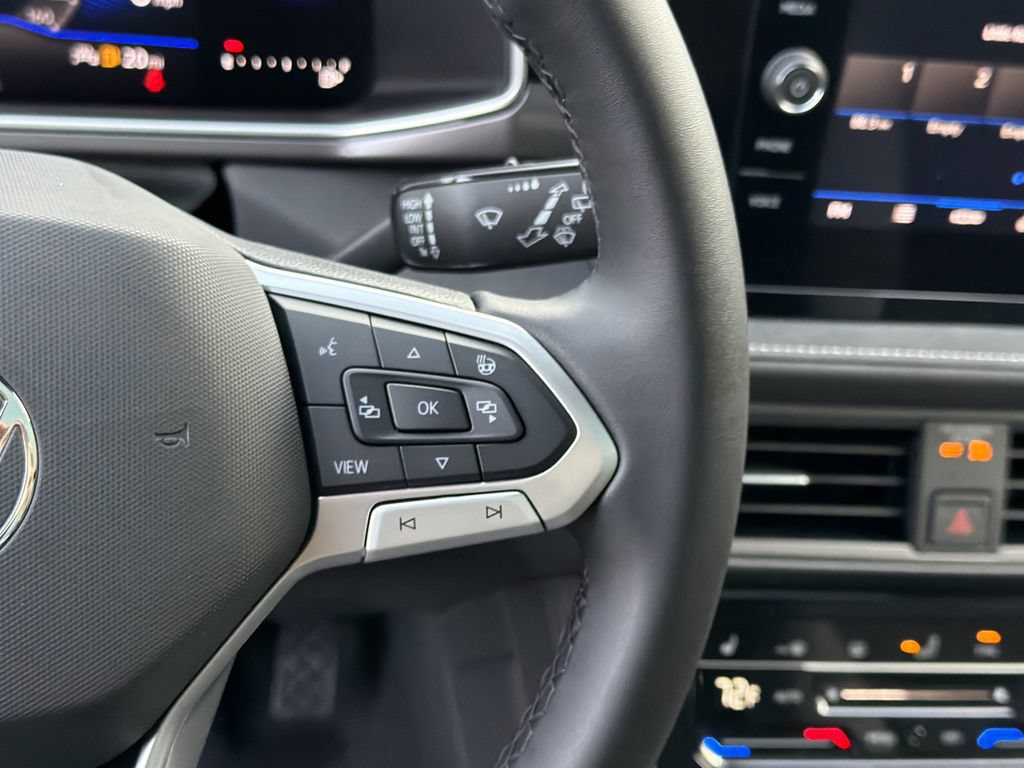 New 2026 Volkswagen Taos SE FWD image 25