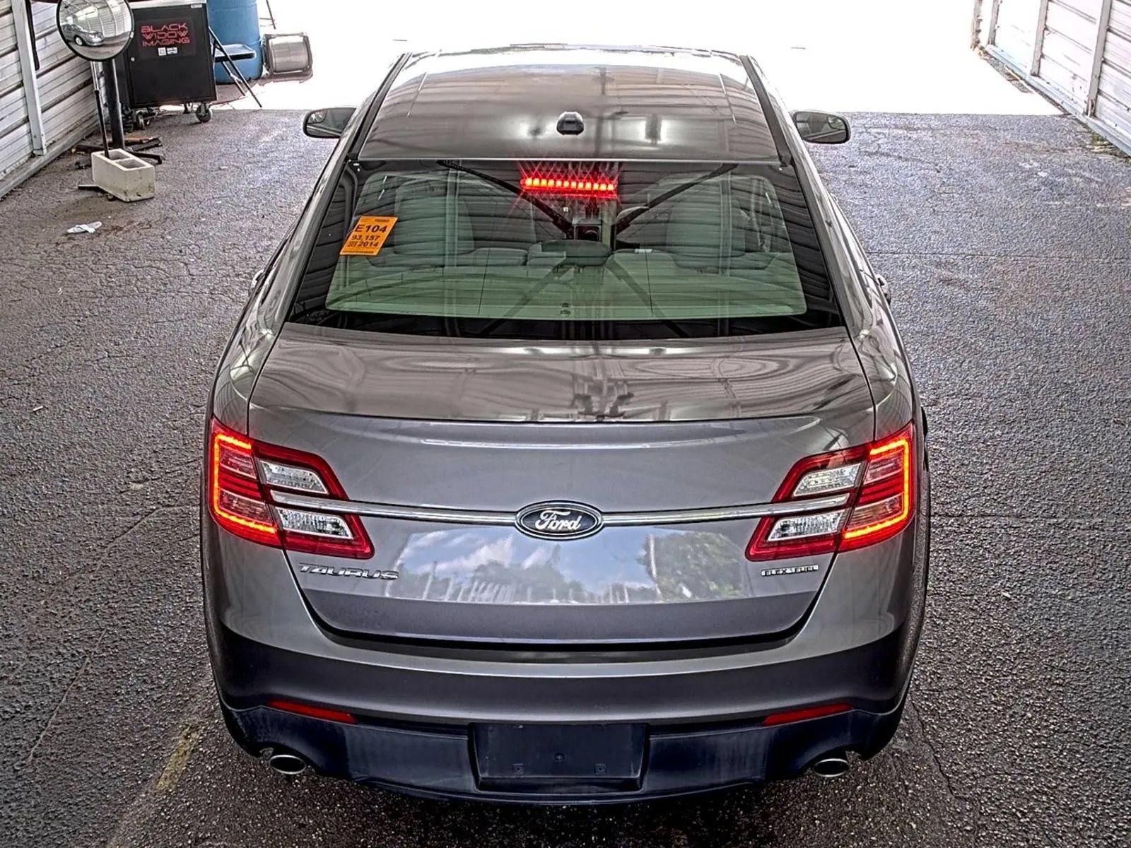 Used 2014 Ford Taurus SE FWD image 5