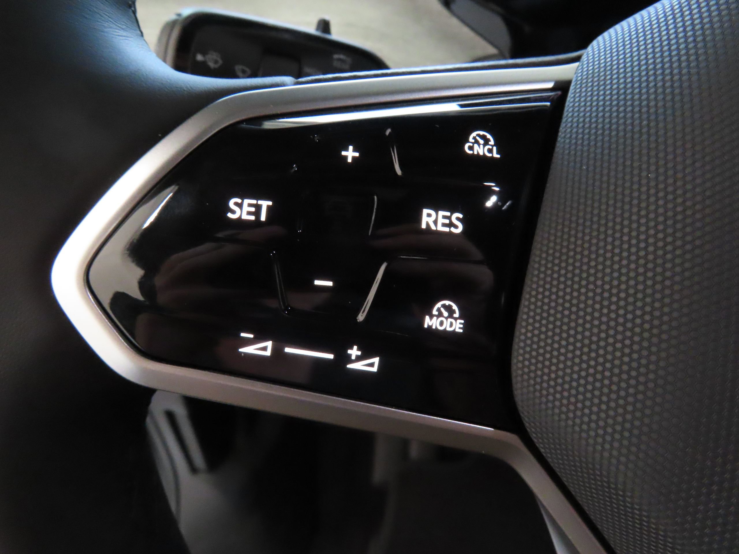 New 2025 Volkswagen ID. Buzz Pro S image 14