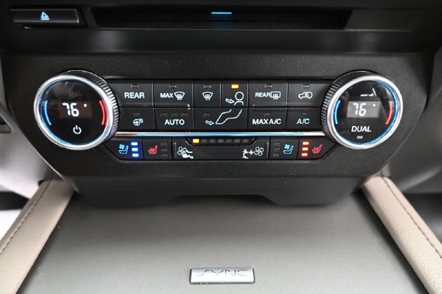 Used 2018 Ford Expedition Max XLT w/ Equipment Group 202A AWD/4WD image 18