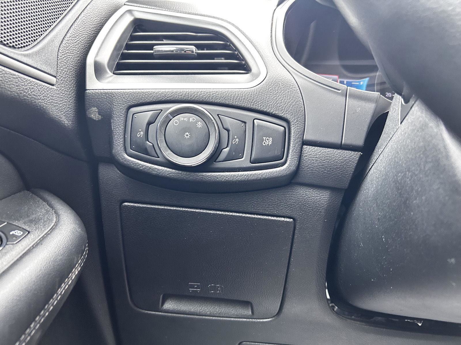 Used 2024 Ford Edge SEL image 30