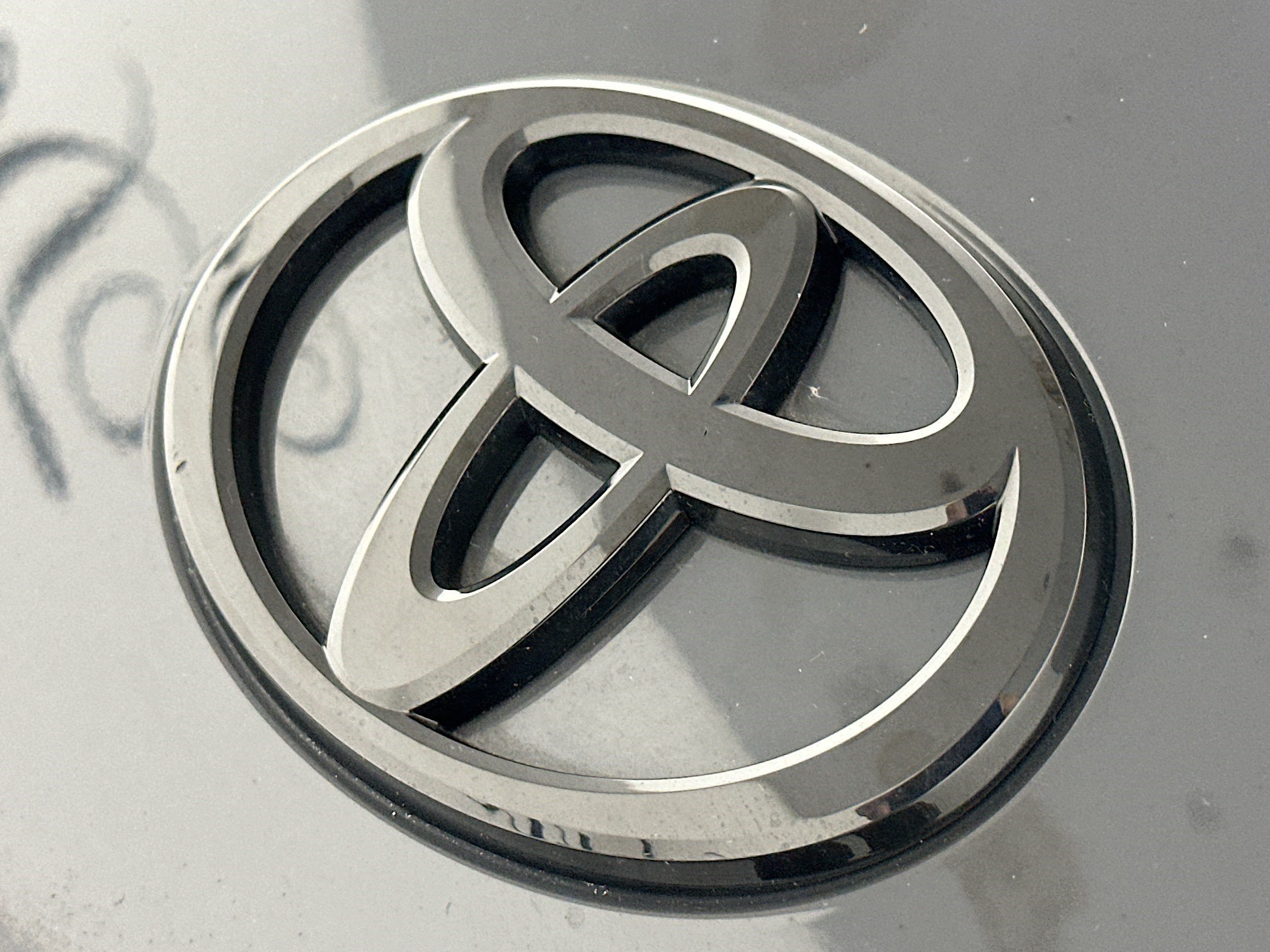 Used 2025 Toyota Camry SE w/ Multimedia Upgrade Package FWD image 34