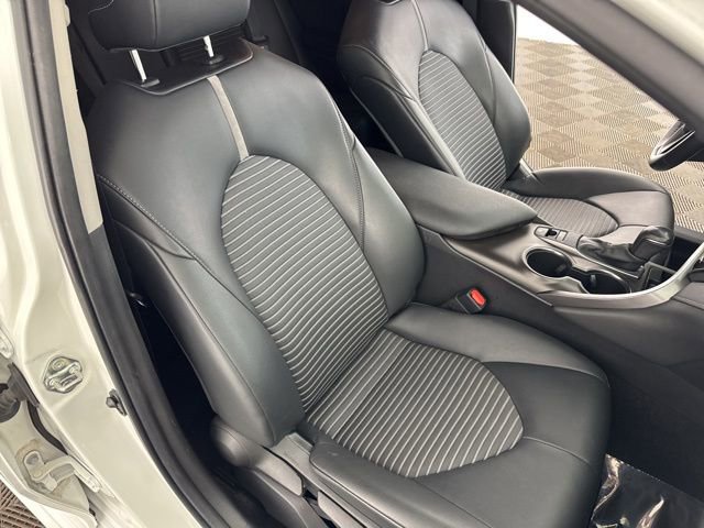 Used 2021 Toyota Camry SE image 30