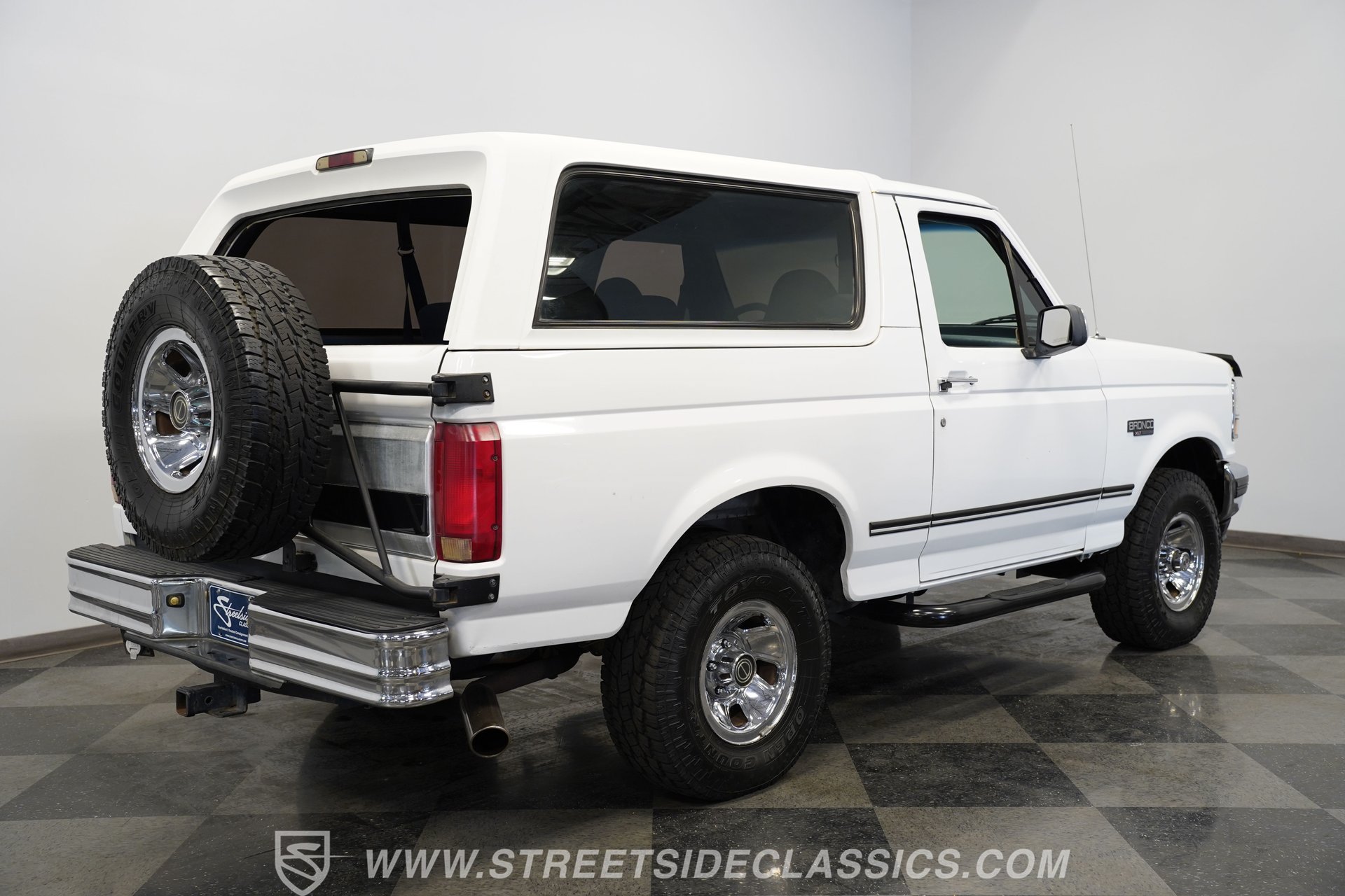 Used 1996 Ford Bronco XLT AWD/4WD image 13