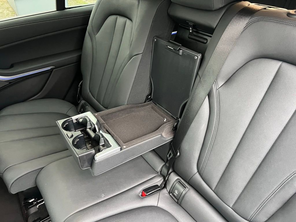 Used 2021 BMW X7 xDrive40i w/ Premium Package image 26