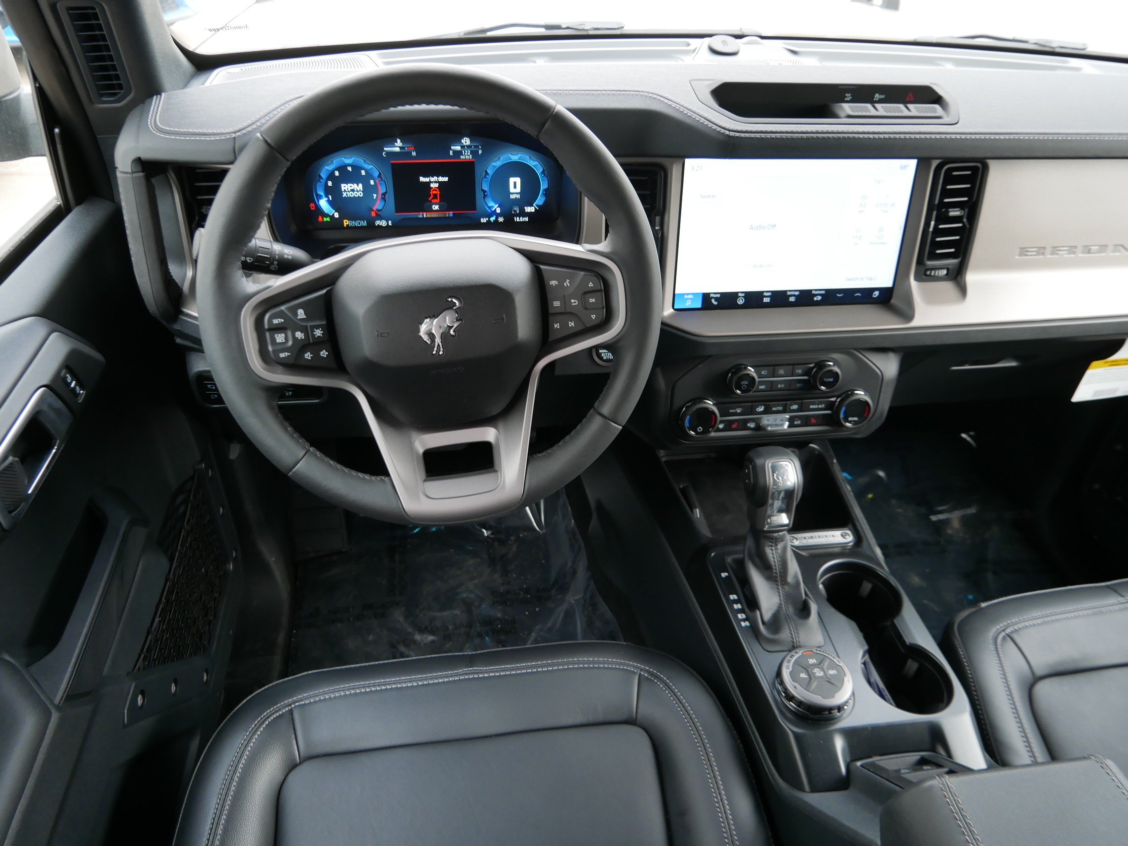 Used 2025 Ford Bronco Outer Banks AWD/4WD image 9