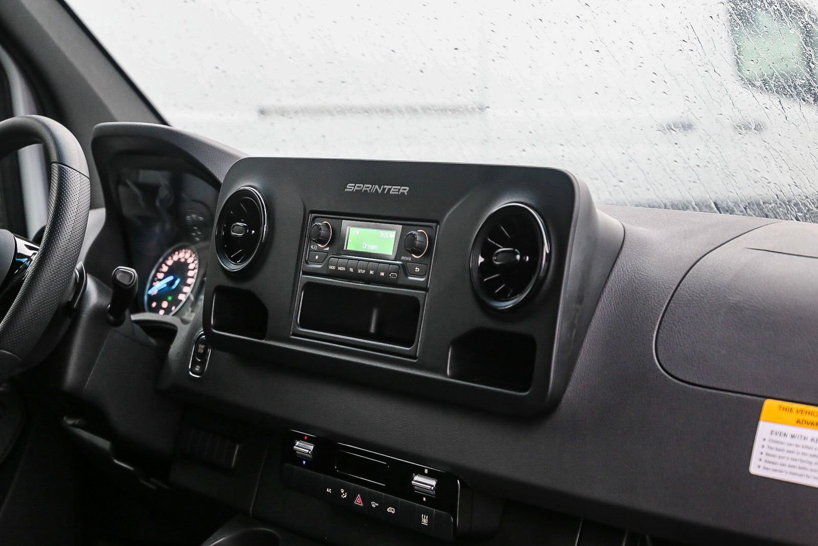 New 2024 Mercedes-Benz eSprinter 170 Cargo image 12
