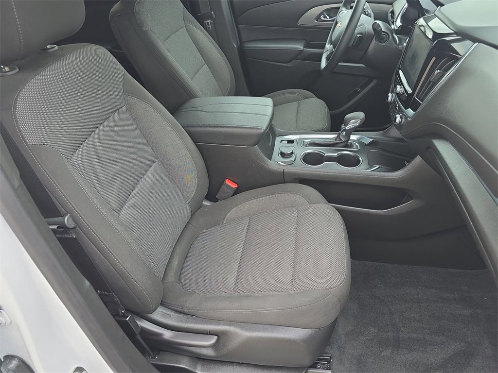 Used 2023 Chevrolet Traverse LT image 29