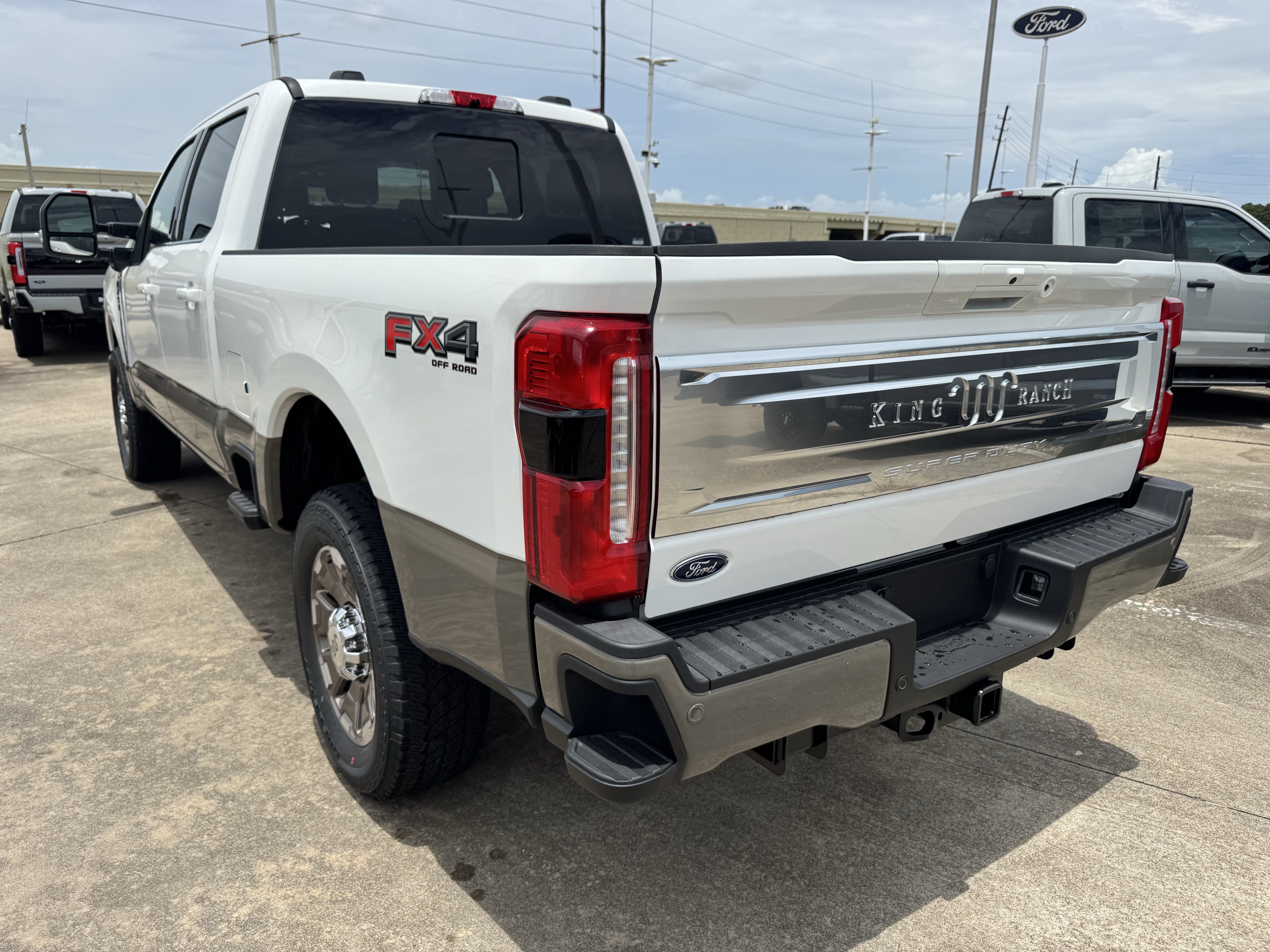 New 2026 Ford F250 King Ranch w/ FX4 Off-Road Package AWD/4WD image 6