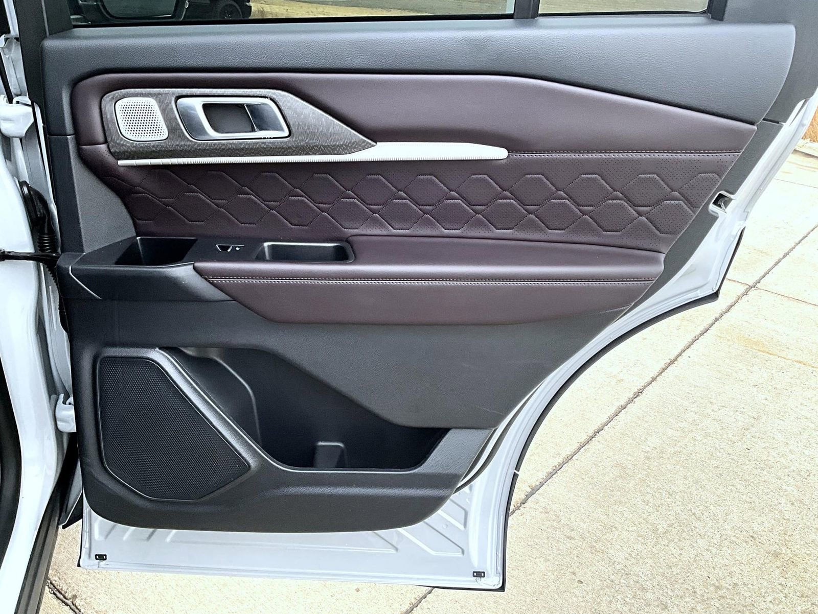 Used 2025 Ford Explorer Platinum w/ LUX Leather Package image 19