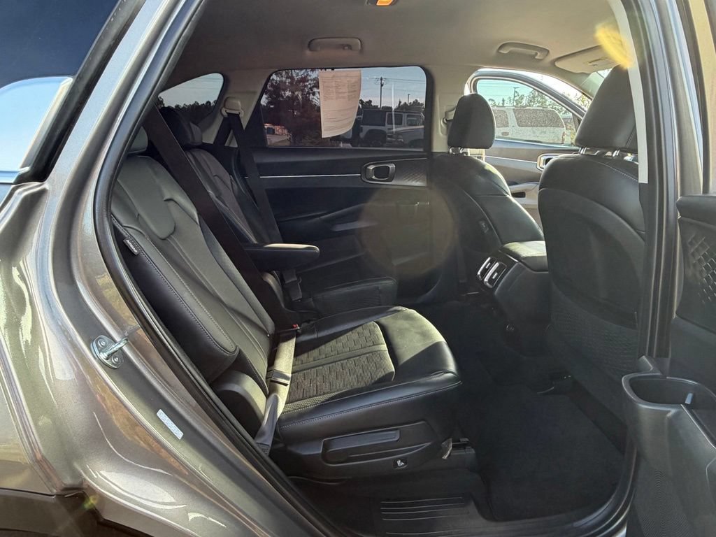 Used 2025 Kia Sorento EX AWD/4WD image 50