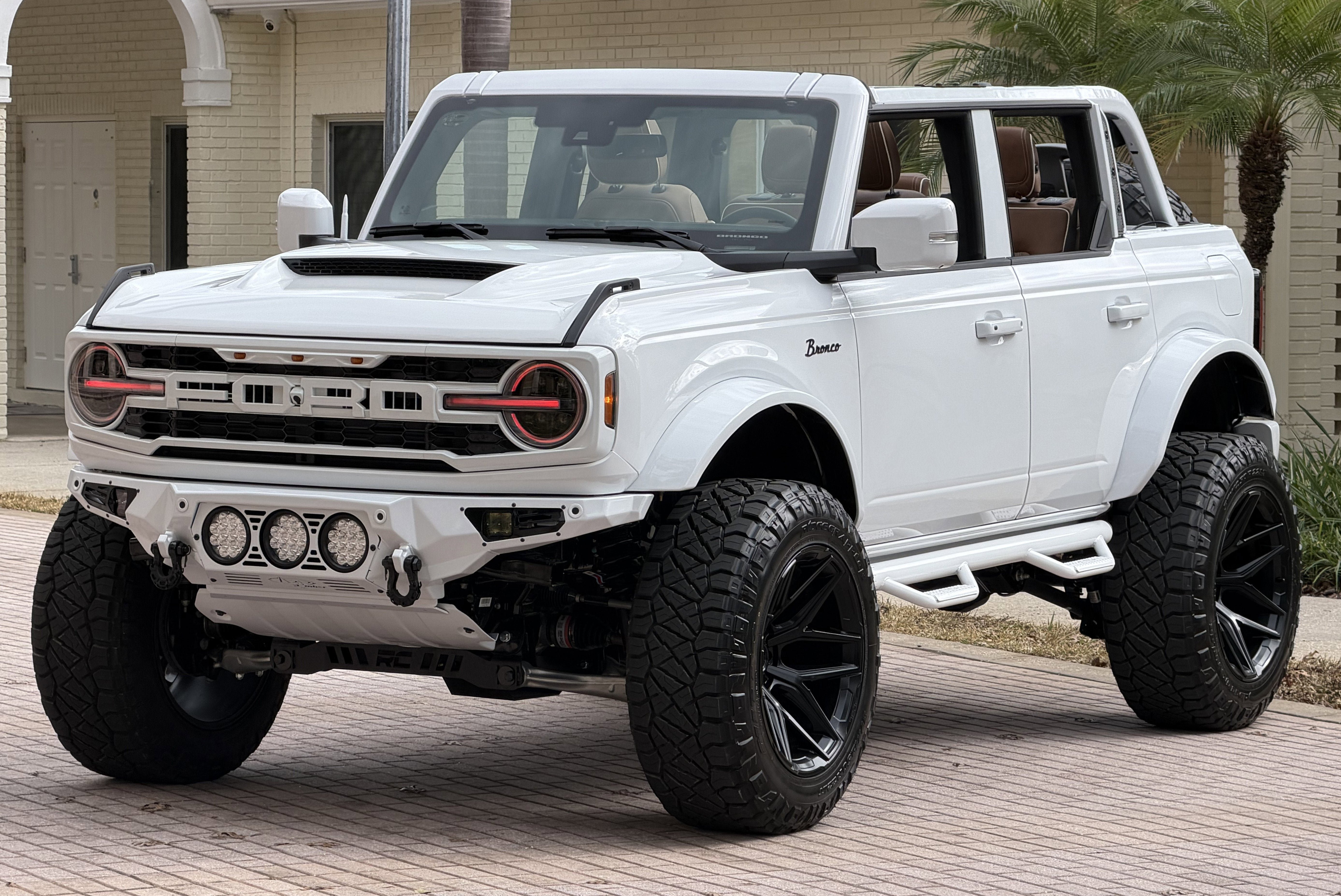 Used 2025 Ford Bronco Outer Banks AWD/4WD image 11