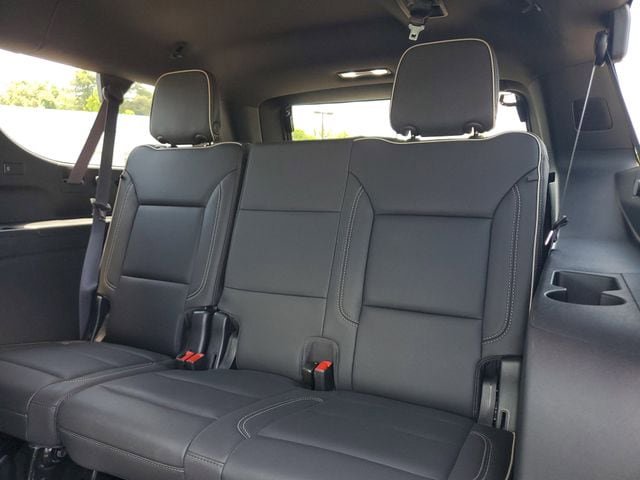 Used 2023 GMC Yukon XL SLT w/ SLT Premium Package AWD/4WD image 17