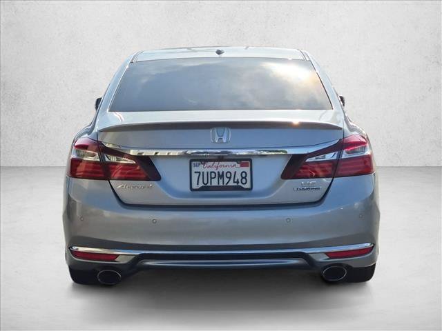 Used 2017 Honda Accord Touring image 7