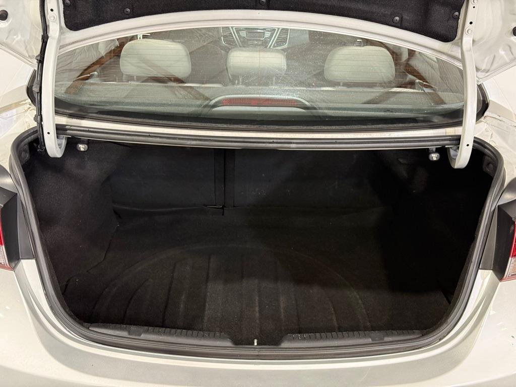 Used 2016 Hyundai Elantra SE FWD image 23