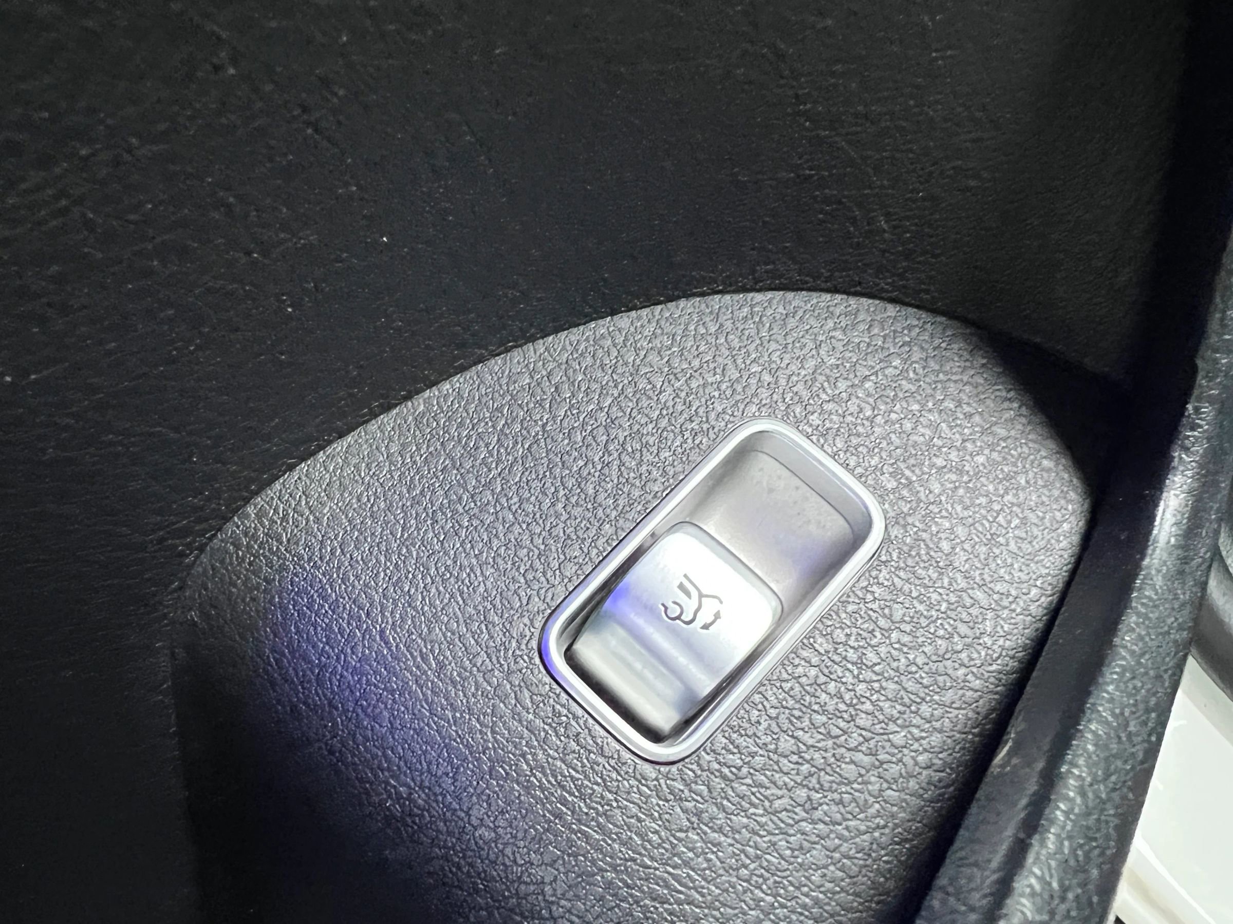 Used 2020 Mercedes-Benz GLS 450 4MATIC image 33