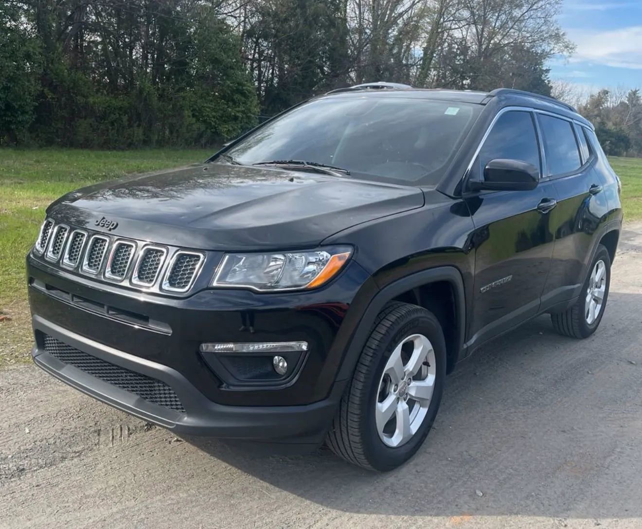 Used 2018 Jeep Compass Latitude w/ Popular Equipment Group AWD/4WD image 1