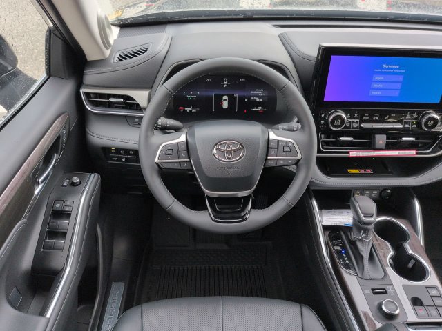 New 2026 Toyota Highlander Limited AWD/4WD image 16