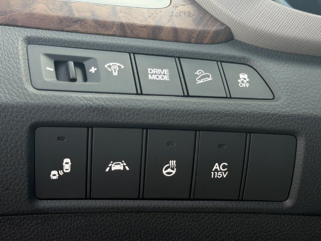 Used 2018 Hyundai Santa Fe Limited FWD image 24