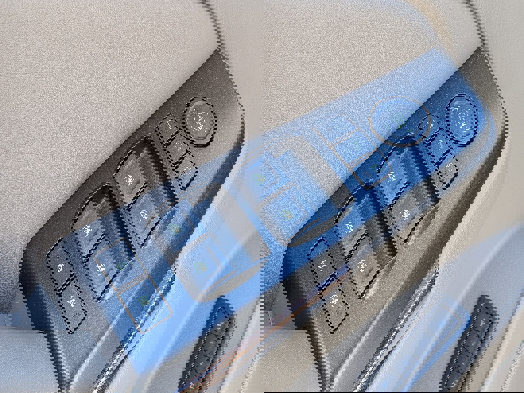 Used 2019 GMC Yukon SLT w/ Premium Edition image 14