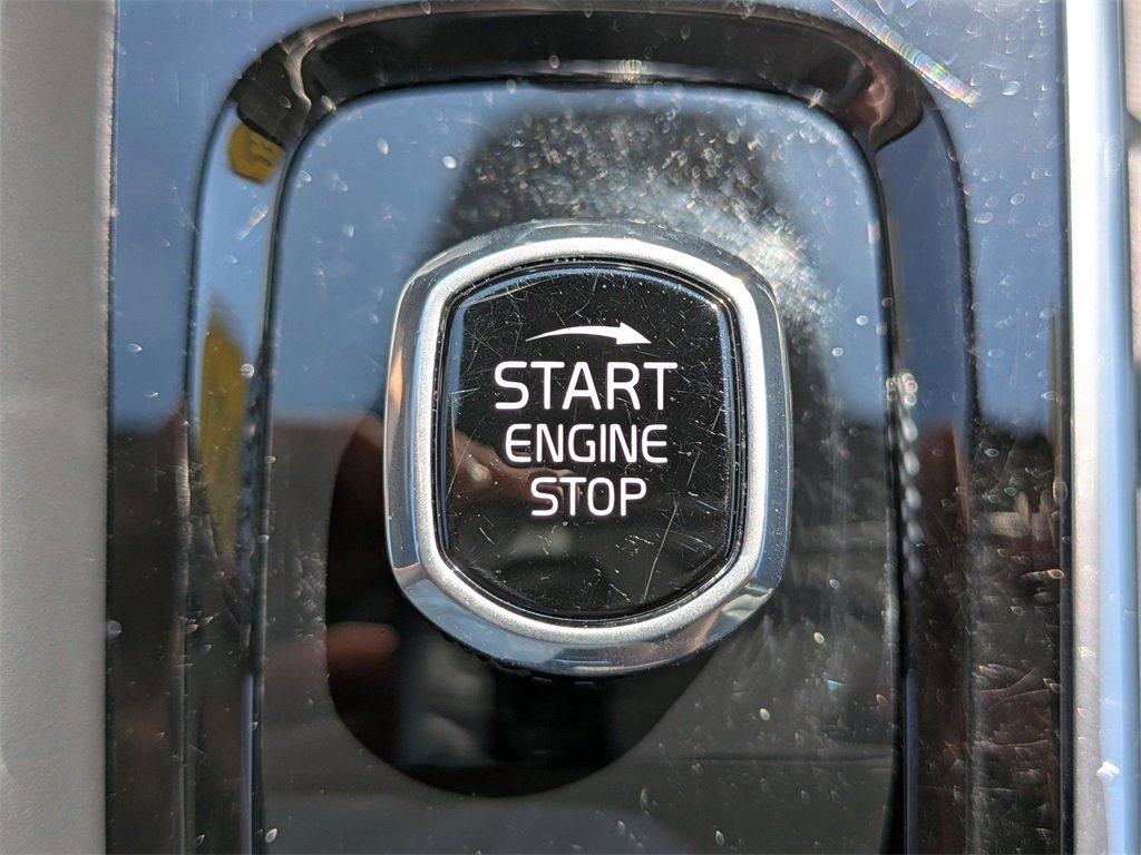 Certified 2023 Volvo XC60 B5 Ultimate image 29