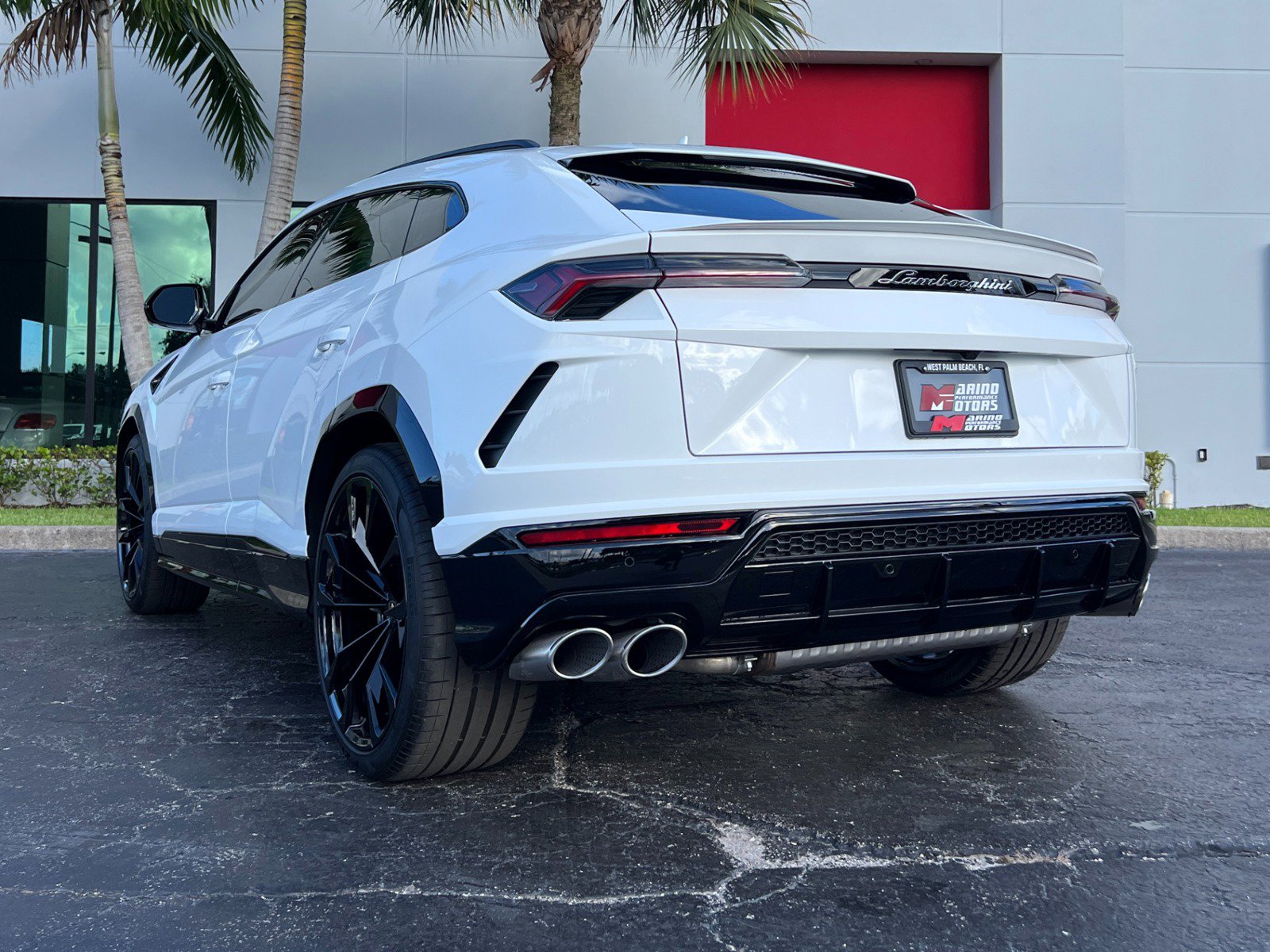 Used 2021 Lamborghini Urus AWD/4WD image 26