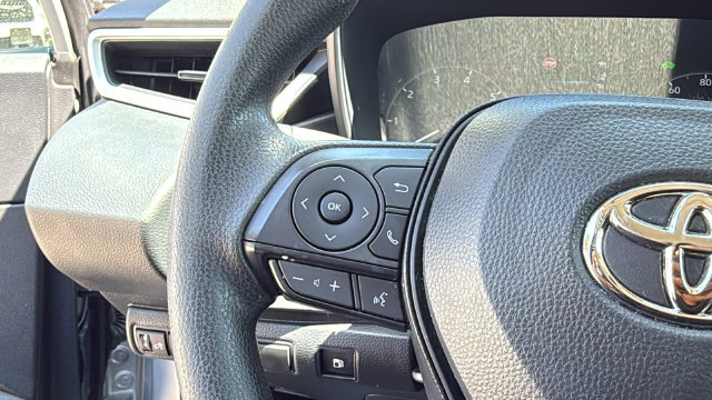 Used 2025 Toyota Corolla LE FWD image 22