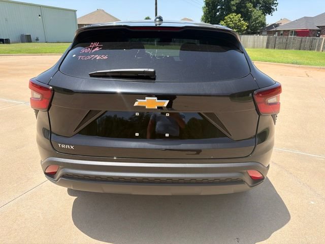 Used 2026 Chevrolet Trax LS FWD image 4