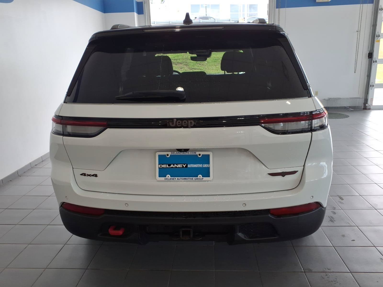 Used 2022 Jeep Grand Cherokee Trailhawk AWD/4WD image 6