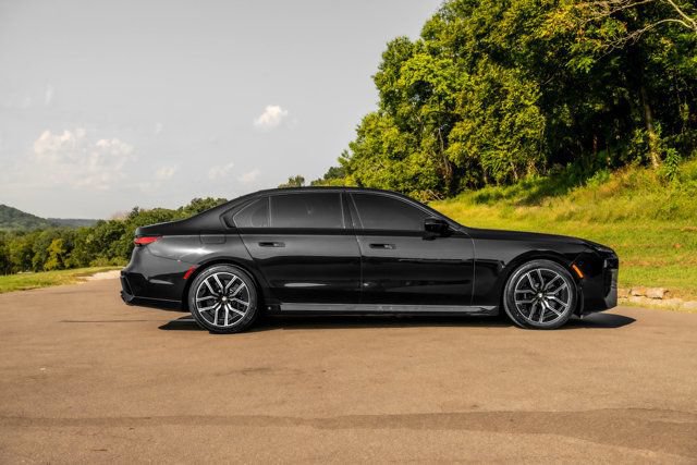 Used 2023 BMW 760i xDrive w/ Executive Package AWD/4WD image 12