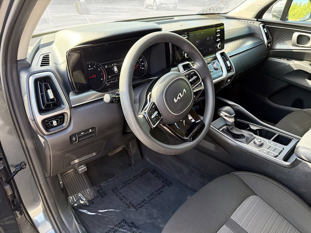 Used 2022 Kia Sorento LX FWD image 15