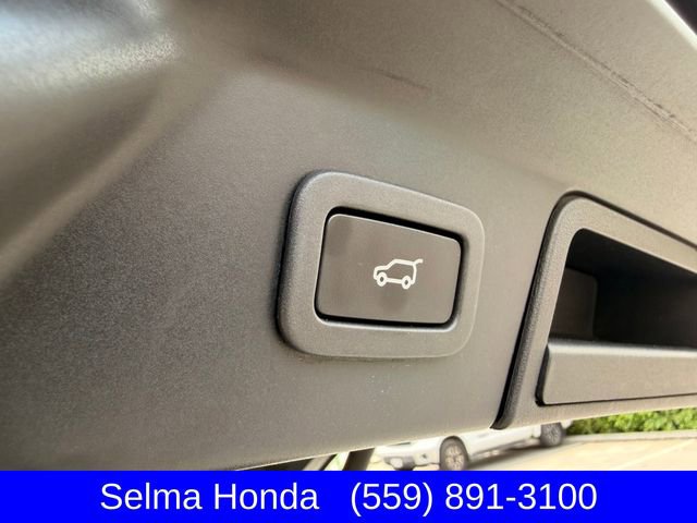 Used 2020 Land Rover Range Rover Velar S image 27