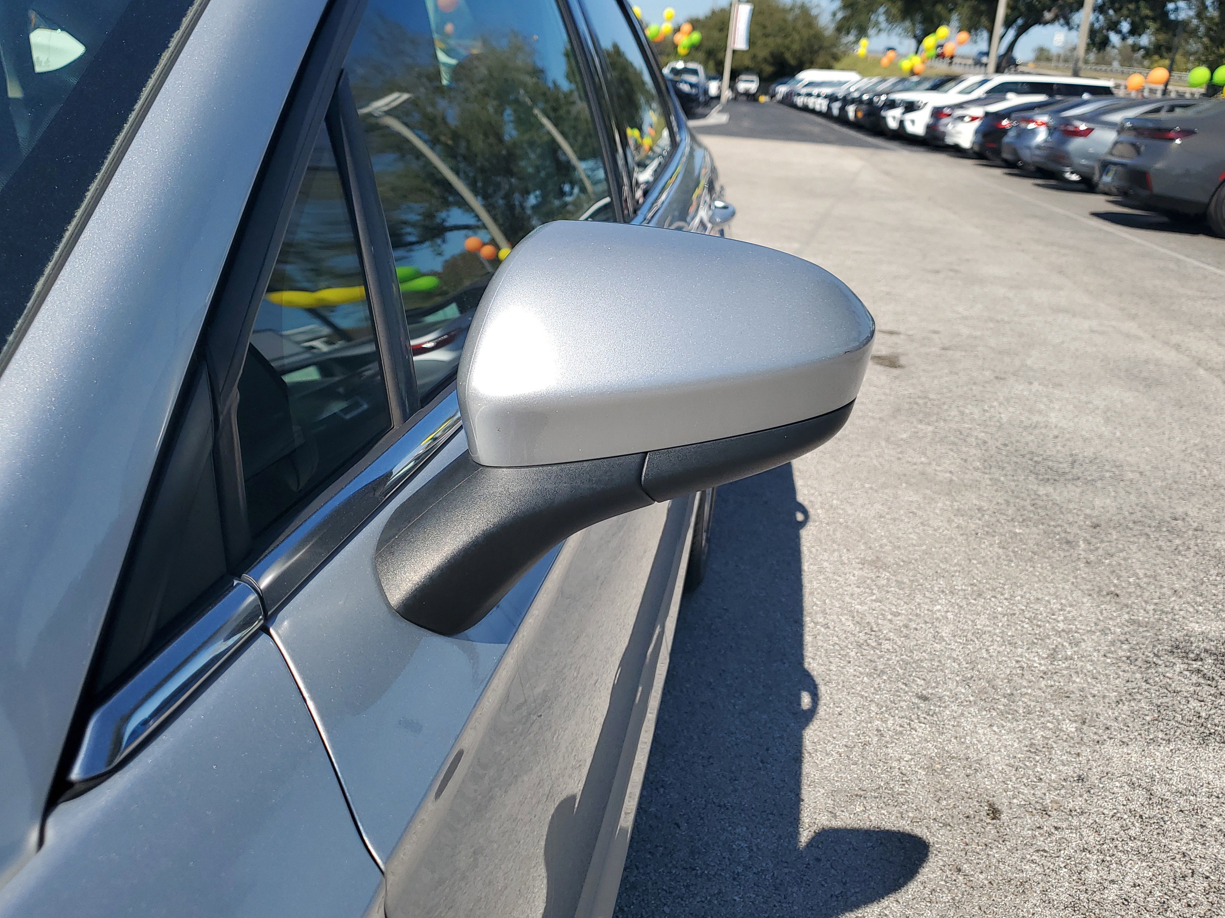 Used 2017 Ford Fusion SE image 4