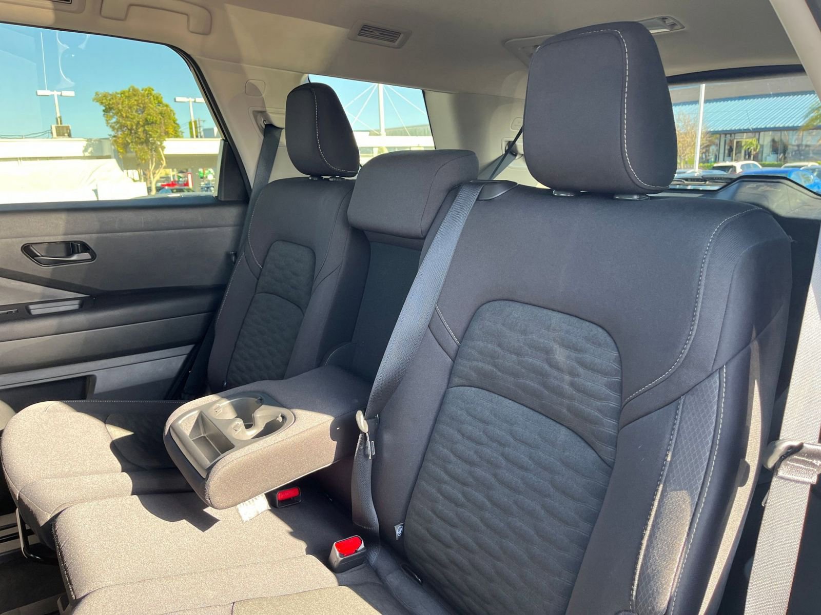 Used 2025 Nissan Pathfinder SV image 39