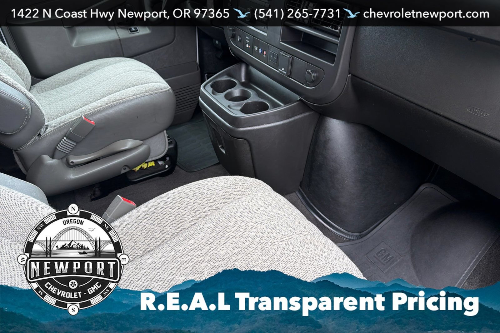 Used 2024 Chevrolet Express 3500 LT w/ LT Preferred Equipment Group RWD image 17