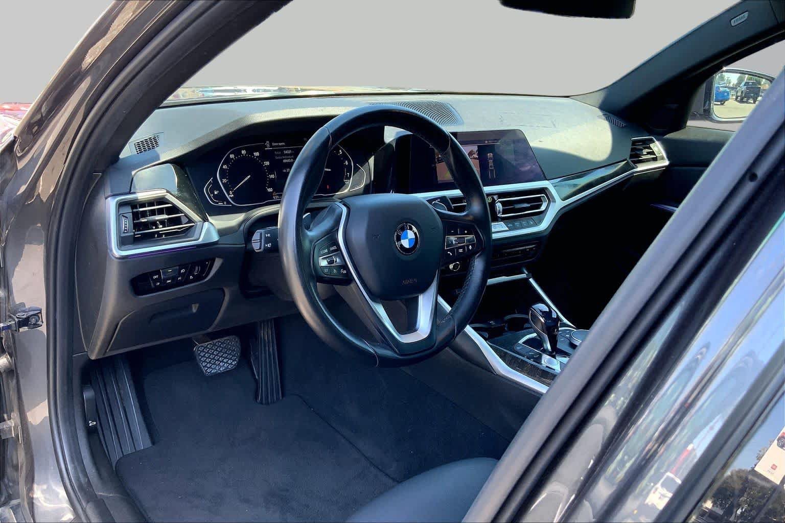 Used 2021 BMW 330i Sedan w/ Convenience Package RWD image 17