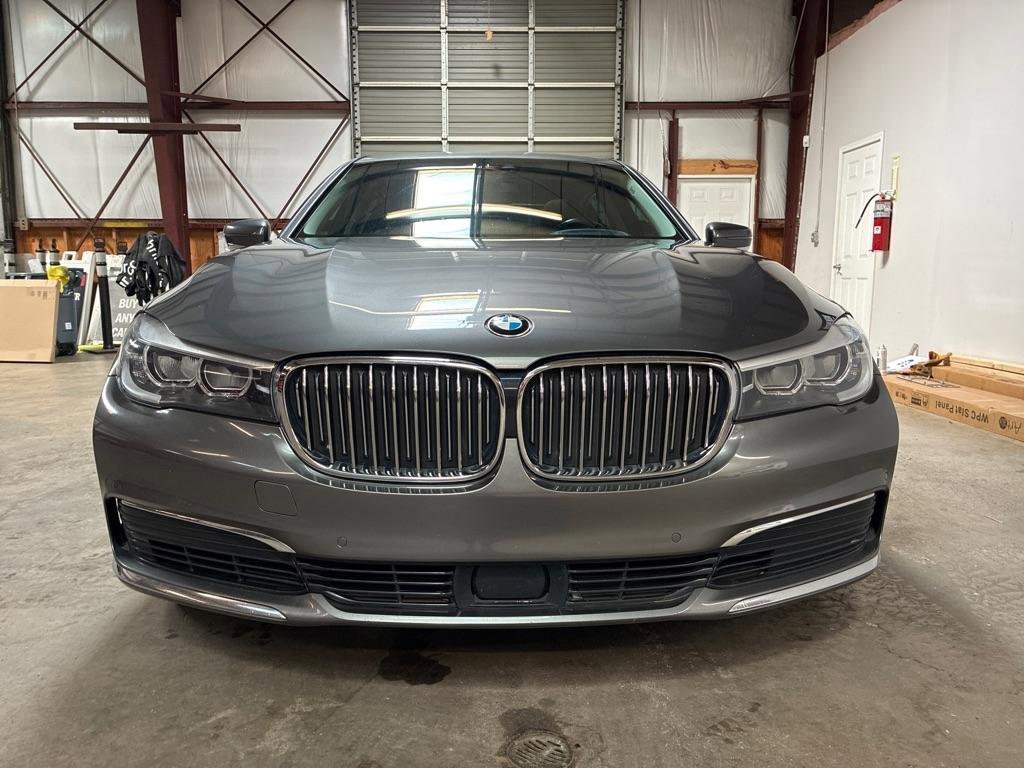 Used 2019 BMW 740i w/ Executive Package RWD image 6