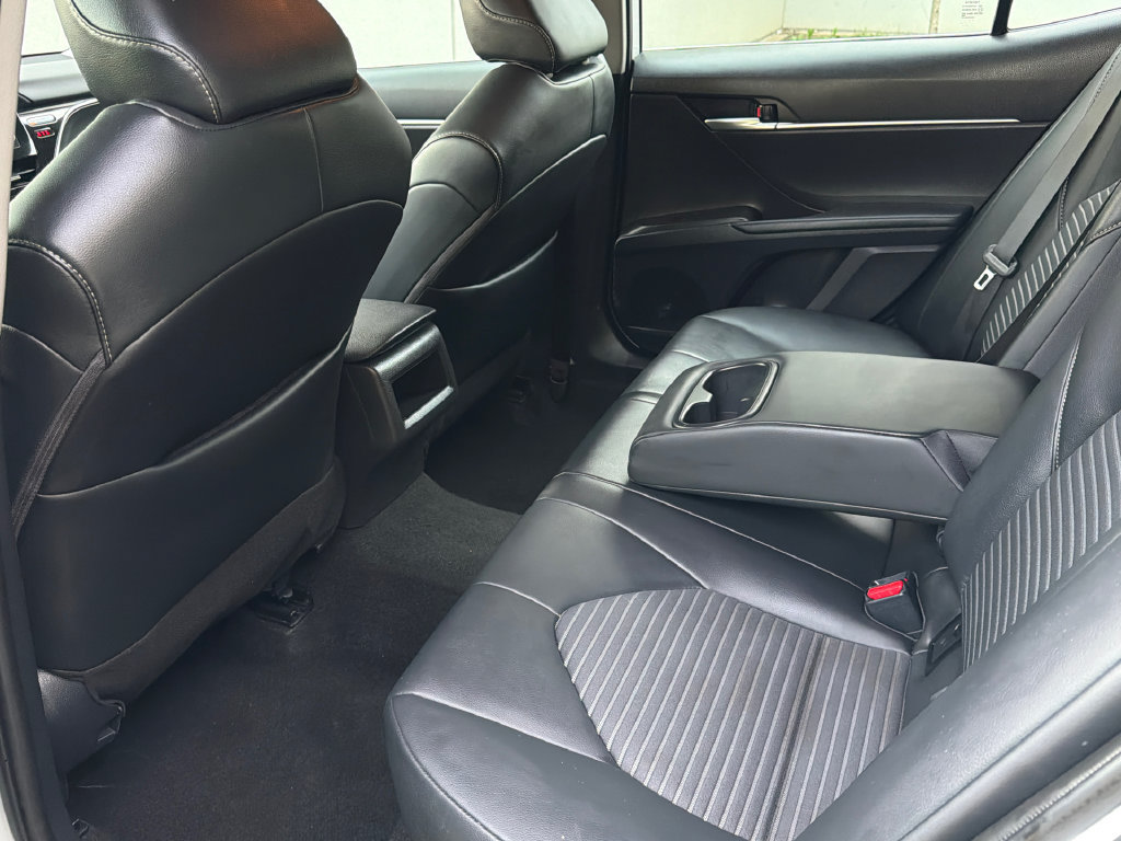 Used 2024 Toyota Camry SE FWD image 18