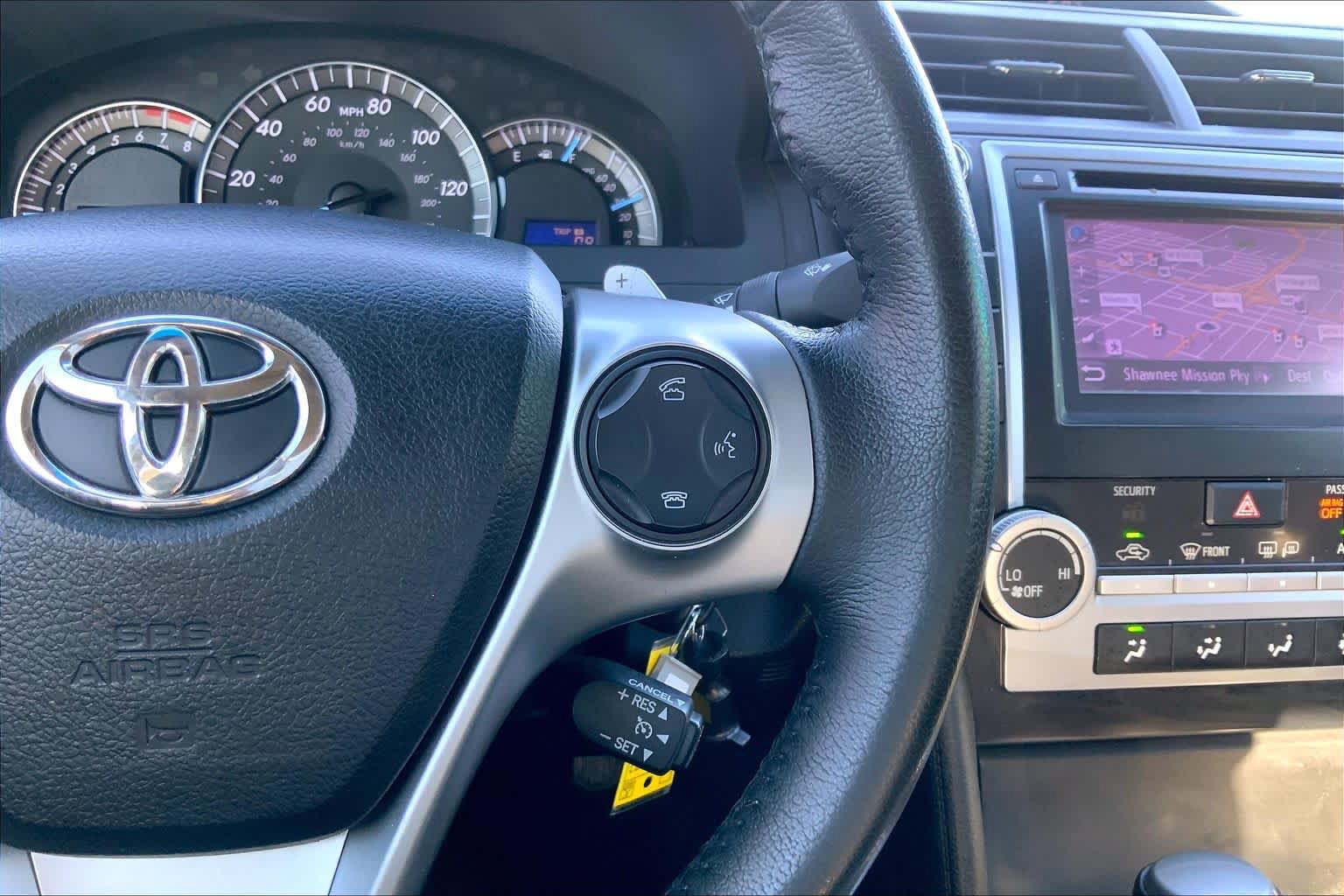 Used 2013 Toyota Camry SE FWD image 23