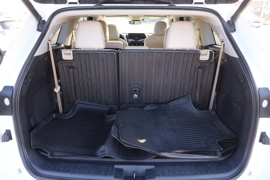 Used 2021 Toyota Highlander Platinum image 7