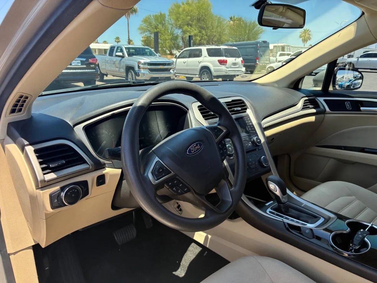 Used 2015 Ford Fusion SE FWD image 16