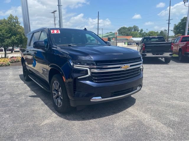 Used 2022 Chevrolet Suburban LT w/ Luxury Package AWD/4WD image 5