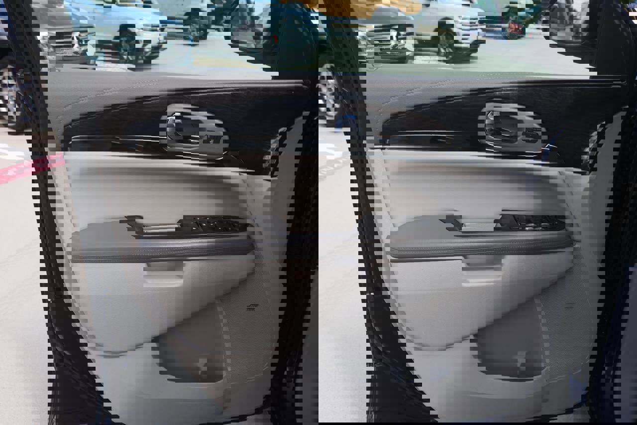 Used 2017 Buick Enclave Premium w/ Experience Buick Package image 32