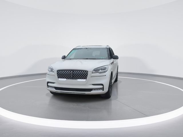 Used 2023 Lincoln Aviator Black Label w/ Class IV Trailer Tow Package AWD/4WD image 3