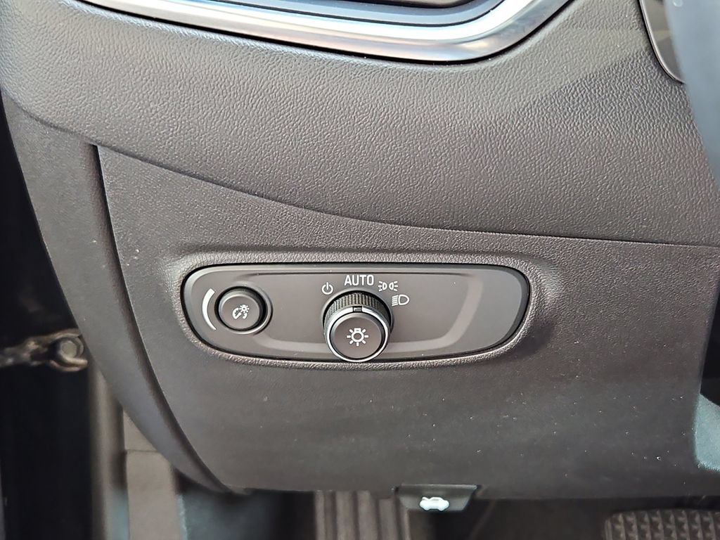 Used 2024 Chevrolet Equinox LT AWD/4WD image 15