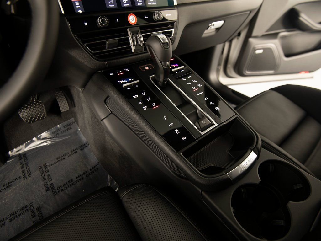 New 2026 Porsche Macan GTS image 23