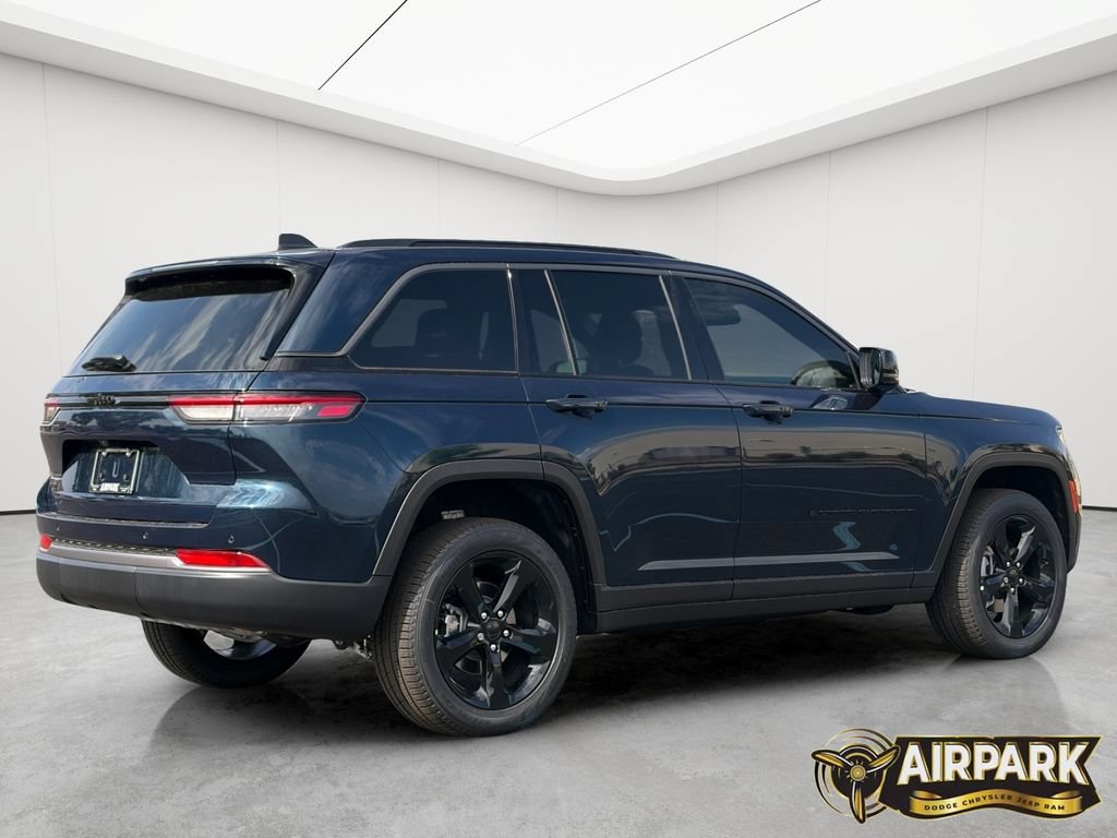 New 2026 Jeep Grand Cherokee Limited w/ Limited Altitude Package AWD/4WD image 4