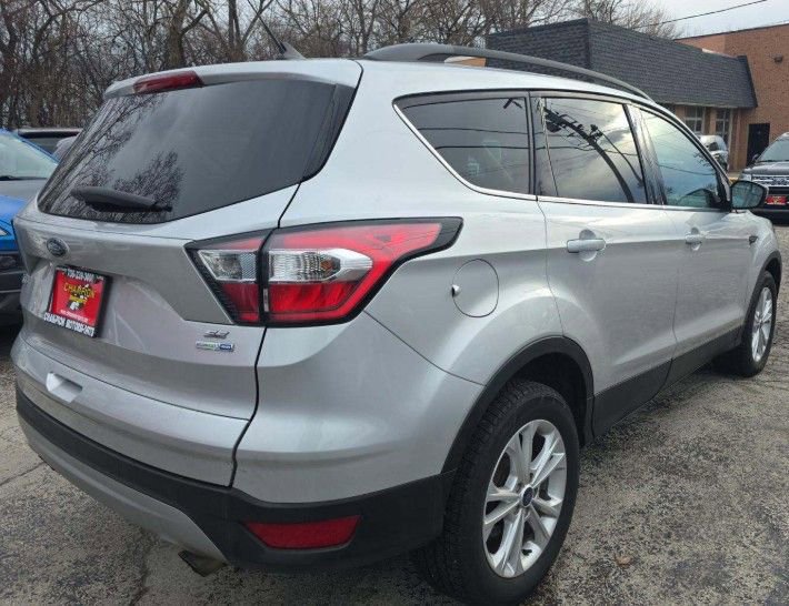 Used 2018 Ford Escape SE w/ SE Sync 3 Package image 3